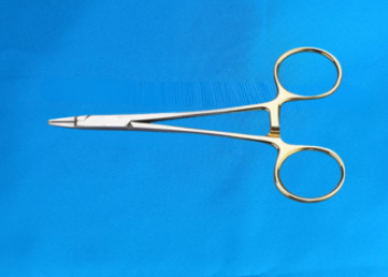 Fine Swedish Needle Holder (9″) With Tungsten Carbide Tips (Code 1033)